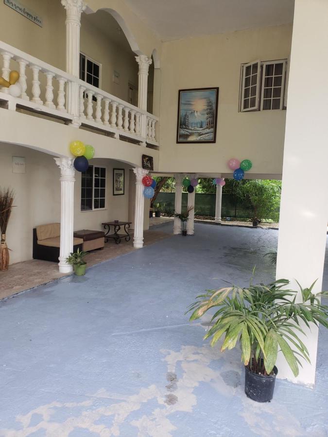 Grace Garden Guesthouse Ocho Rios Exterior foto